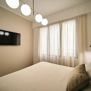 Apartamento Caravaggio Golden House Next To Duomo, Milán